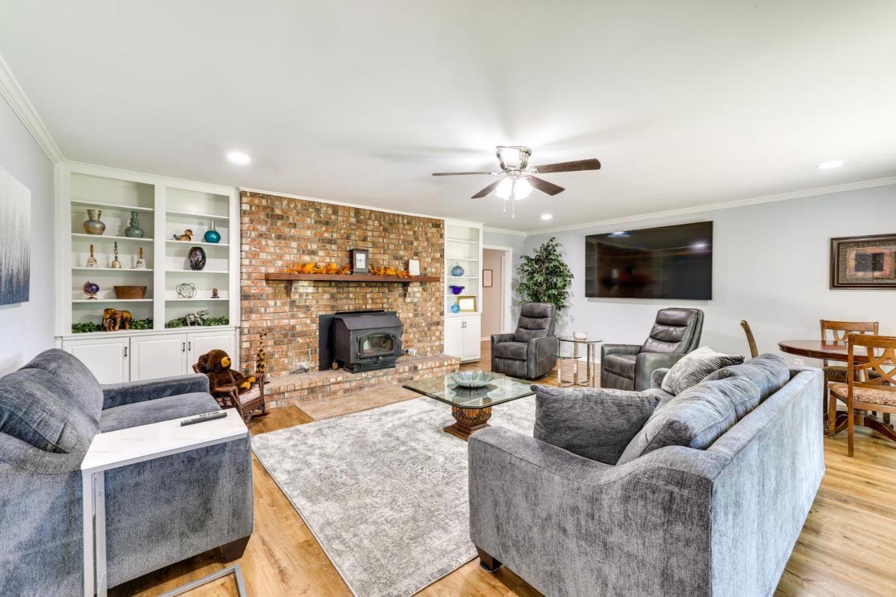 Expansive Fayetteville Retreat 11 Mi To U Of A! Exterior photo